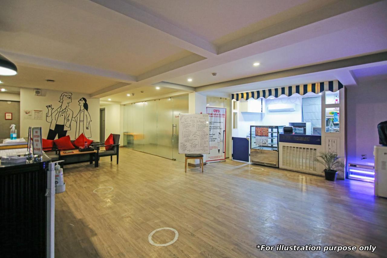 Готель Vaccinated Staff- Oyo Townhouse 105 Khar West Station Мумбаї Екстер'єр фото