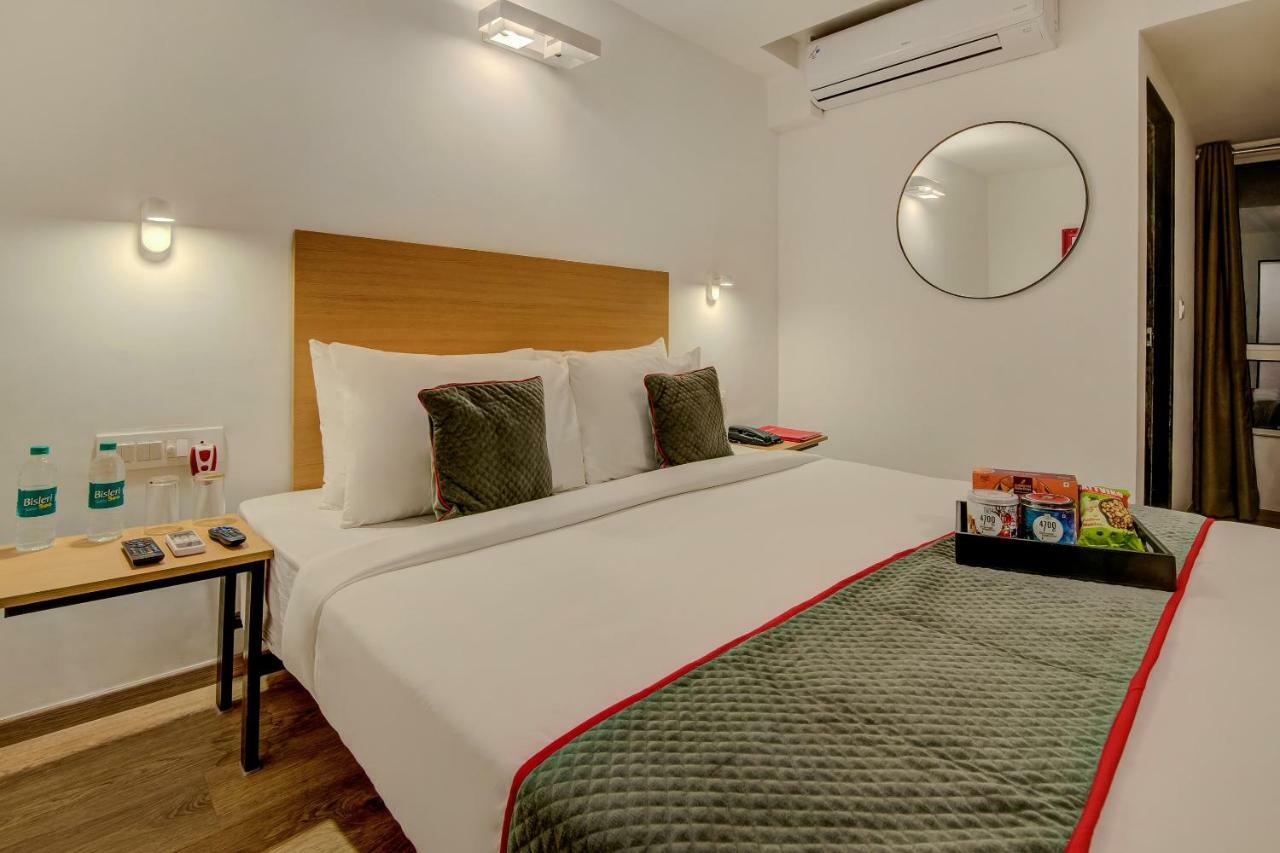 Готель Vaccinated Staff- Oyo Townhouse 105 Khar West Station Мумбаї Екстер'єр фото