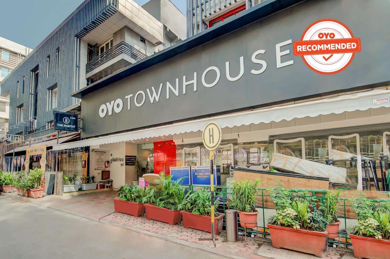 Готель Vaccinated Staff- Oyo Townhouse 105 Khar West Station Мумбаї Екстер'єр фото